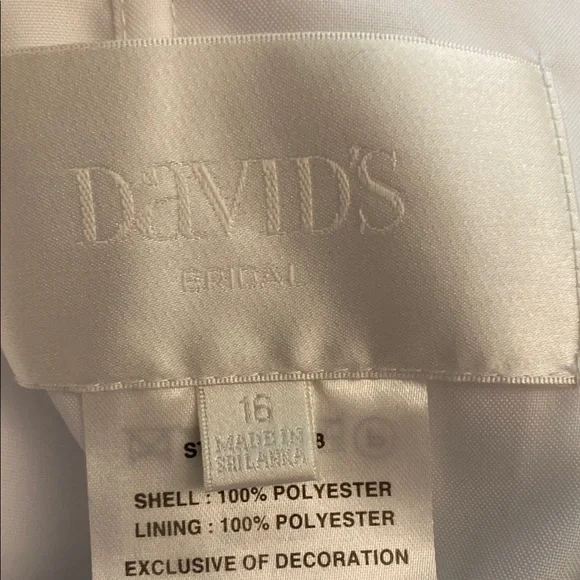 White Sleeveless Halter A-Line Wedding Gown - Picture 3 of 6